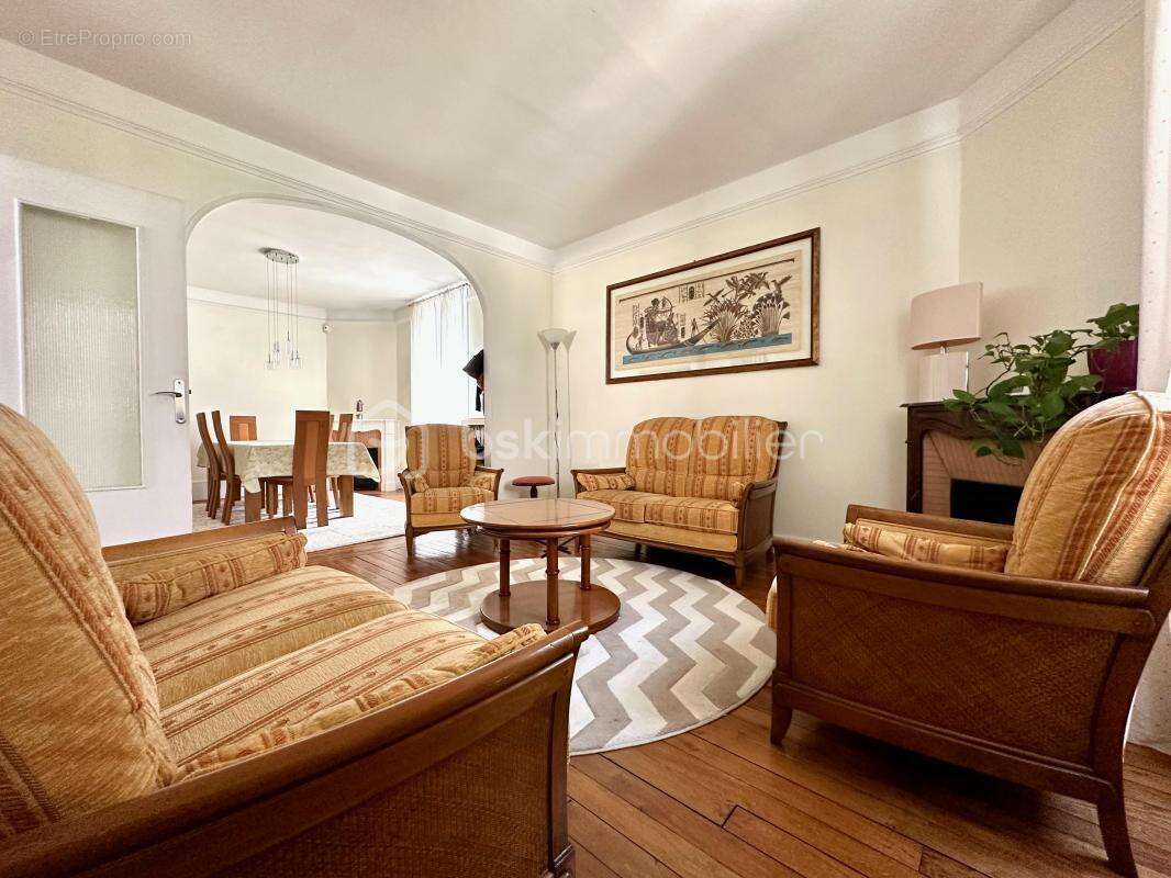 Maison en pierre 114 m² - dépendance de 100 m² louée – Revenu locatif - Centre ville - photo 5