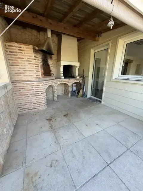 MAISON de plain pied 3 CHAMBRES sur plus D'UN HECTARE et triple garage - photo 8