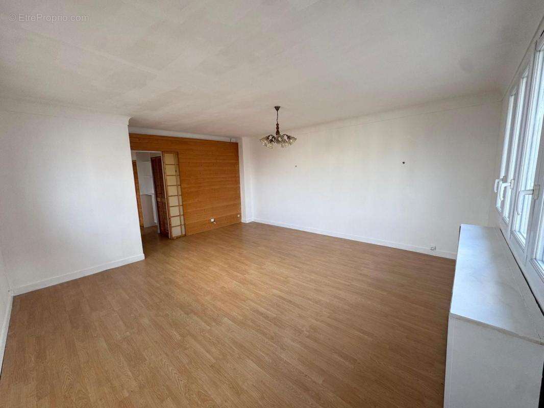 Appartement à LE BLANC-MESNIL