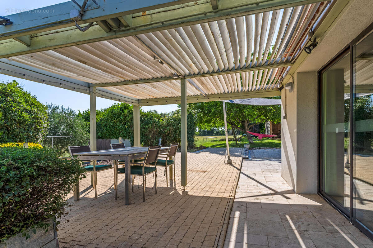 Country property with pool - photo 29