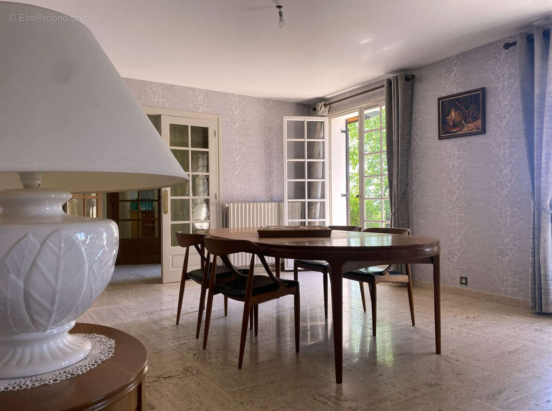 Maison à MONTAGNIEU