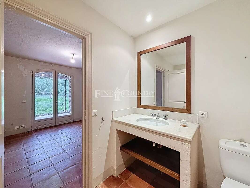 Maison à ROQUEBRUNE-SUR-ARGENS