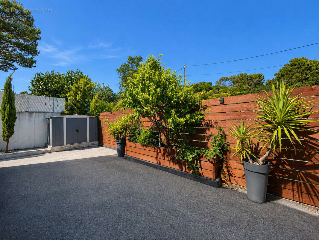 Villa T6 137 m2 + 70 m2 annexe + Piscine - photo 6