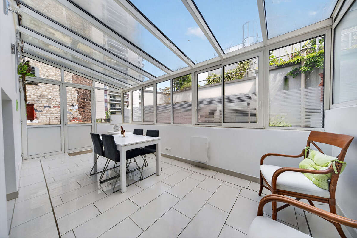 Maison à PARIS-14E