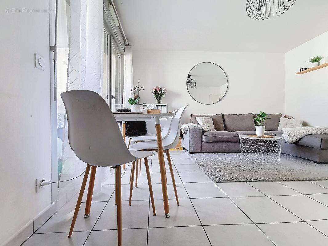 Appartement à BRON