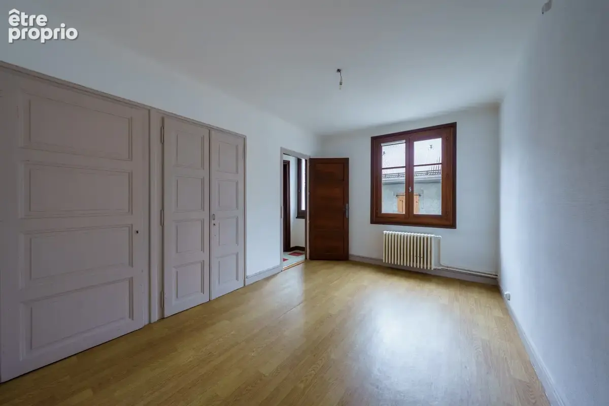 Appartement - 96,9m2 - 5 pièces - photo 2