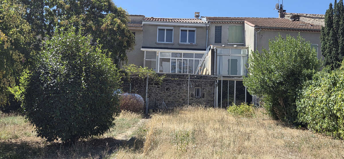 Maison de village avec terrain et dépendance - photo 2