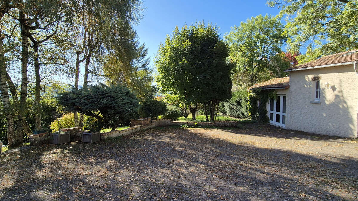 Maison à GIOU-DE-MAMOU