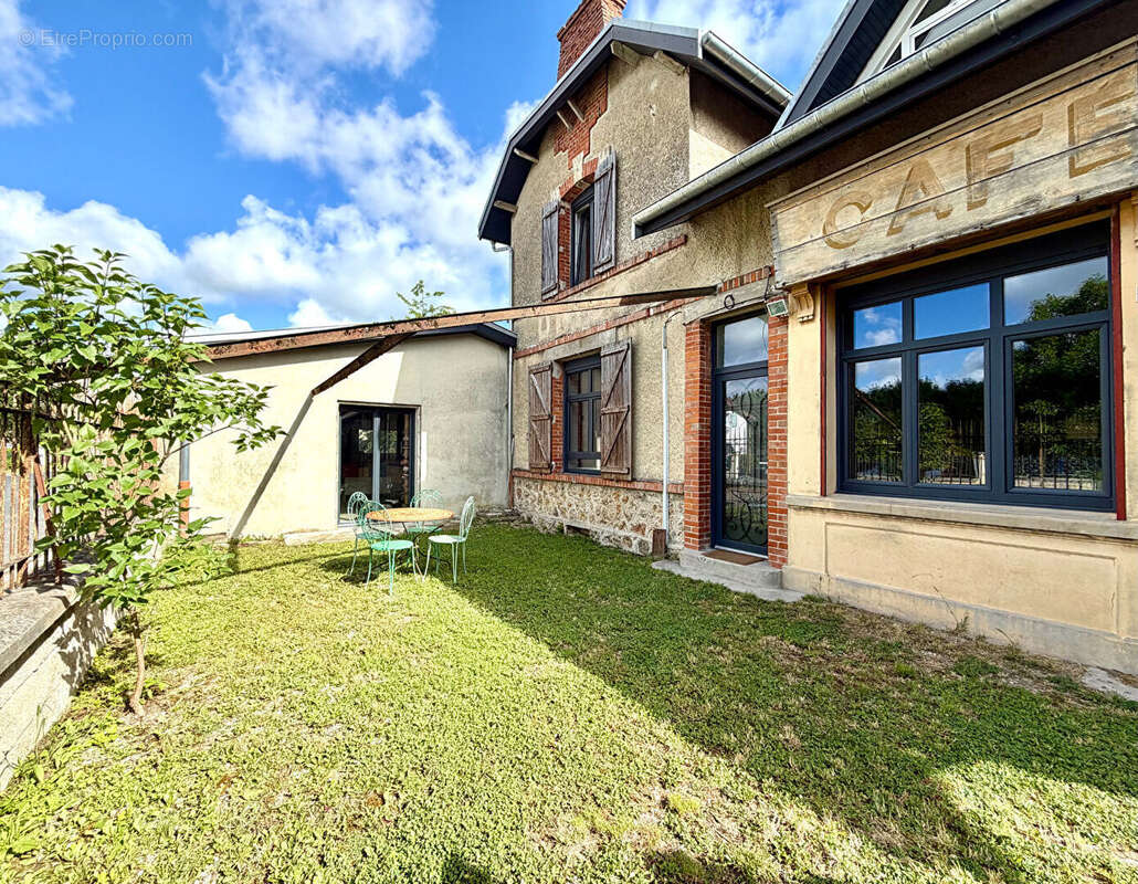 Maison à SELLES