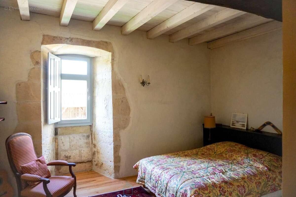 Ancienne maison forte du XIIIe siècle, nichée sur les hauteurs de la petite Venise du Périgord. - photo 16