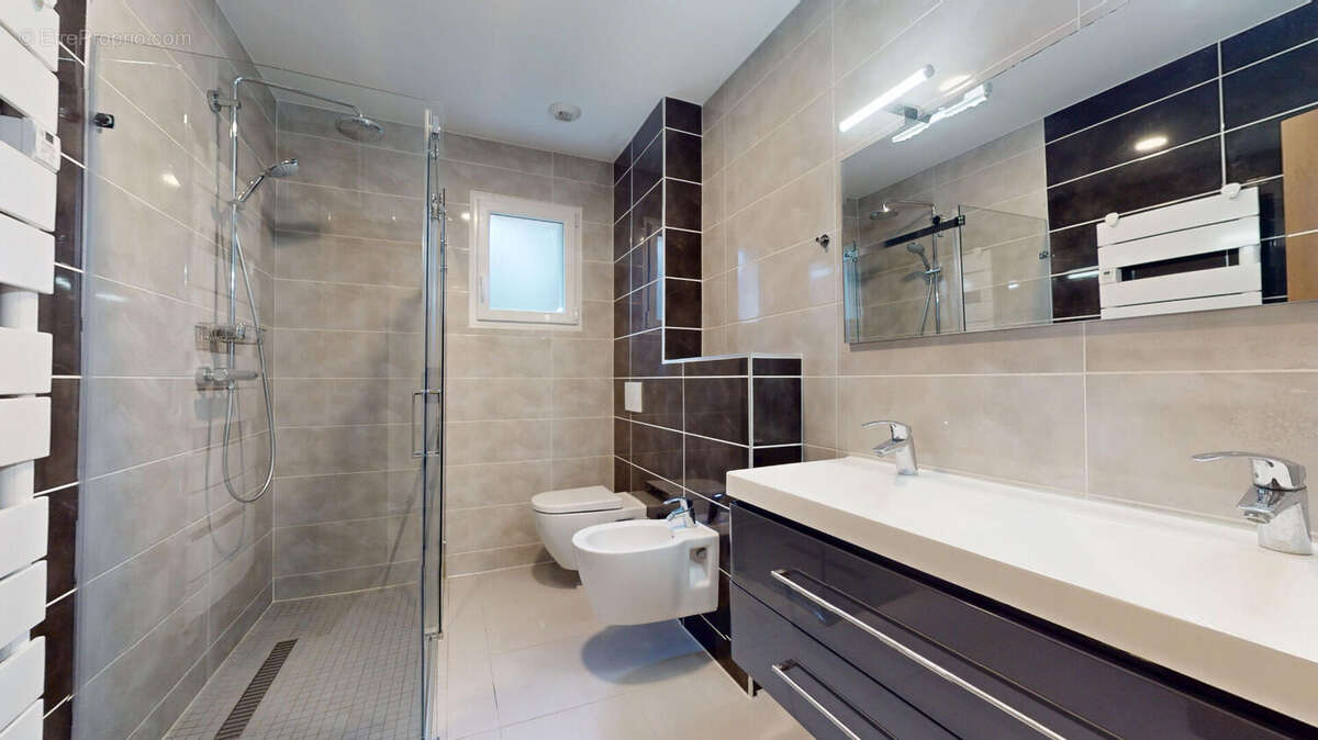 A vendre T5 avec jardin + GARAGE  - Vienne 38200 - photo 6