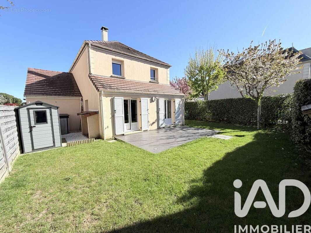 Photo 1 - Maison à BRIE-COMTE-ROBERT