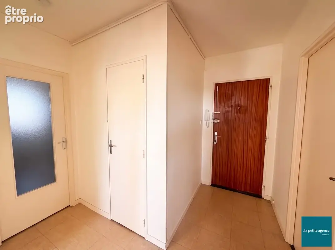 Appartement 53 m² à Caen  - photo 4