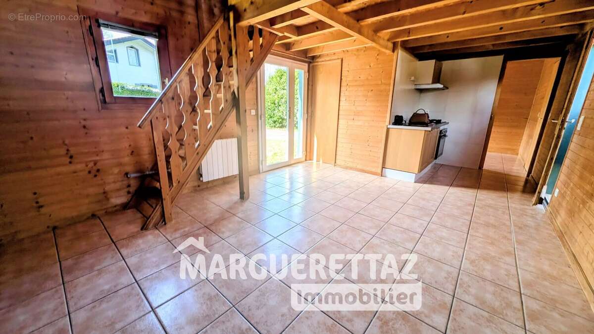 Maison à LA ROCHE-SUR-FORON