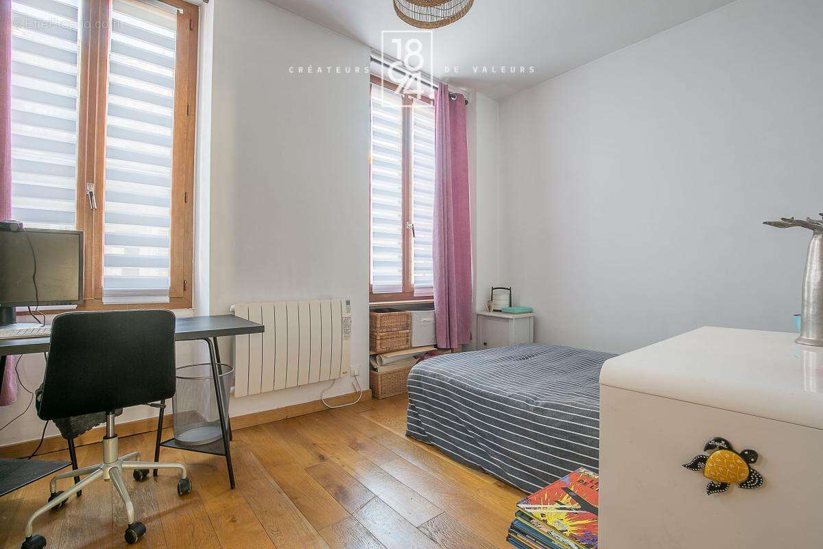 Appartement à MARSEILLE-6E