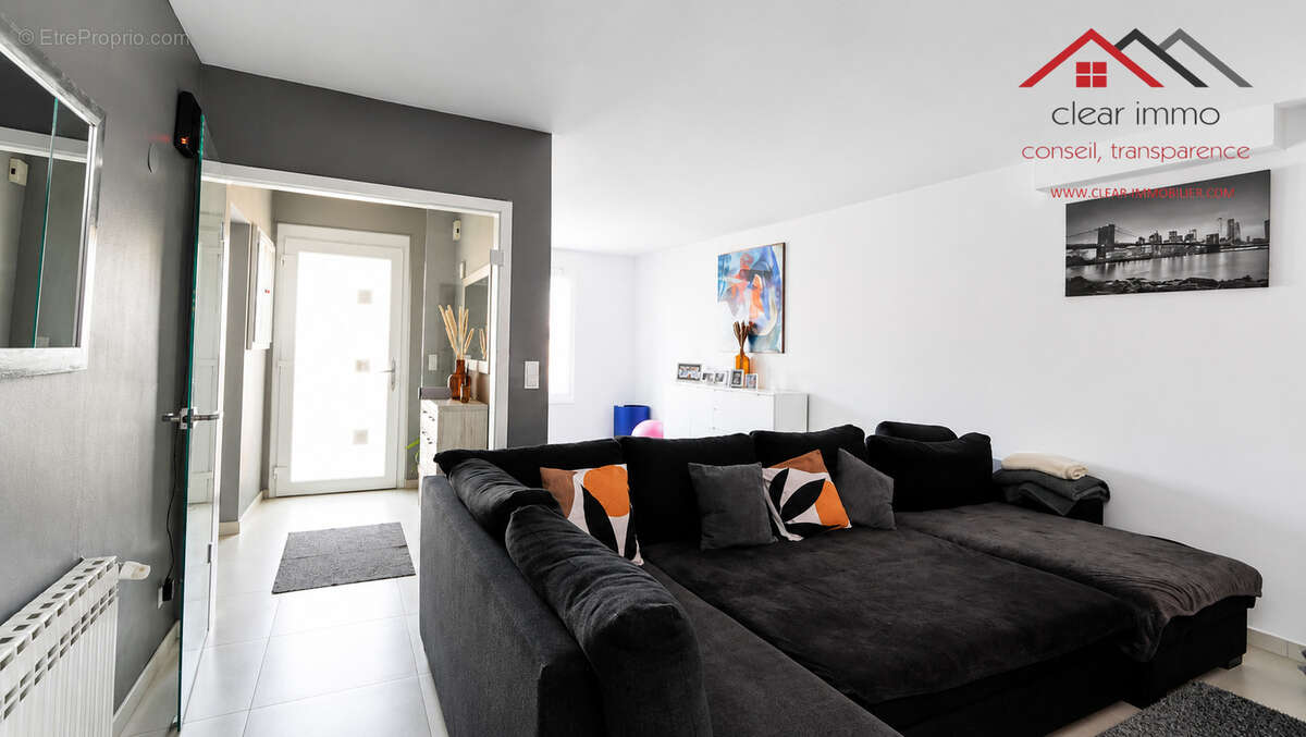 Volmerange les Mines : Maison traditionnelle avec Jardinet, cave et garage   Beaux volumes et fort potentiel - photo 1