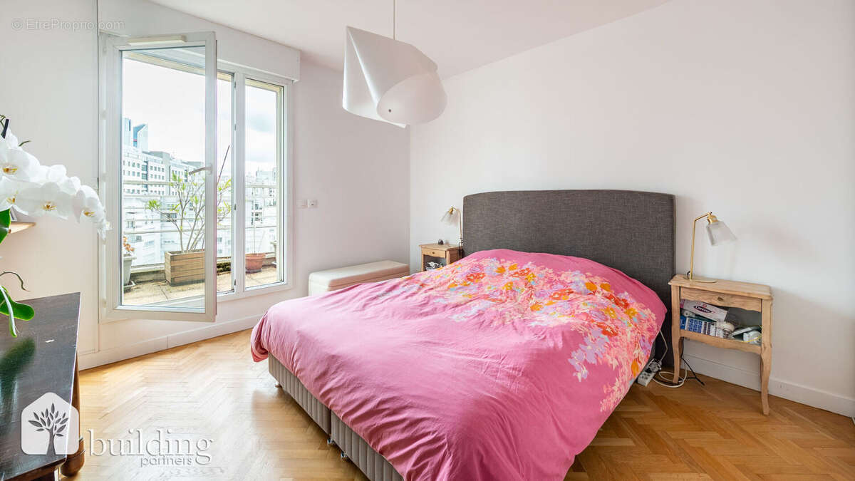 Appartement à COURBEVOIE