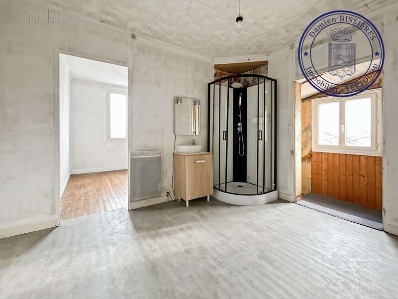  Vue Église Saint-Martin : Maison de ville avec jardin et accord pour surélévation - Rénovation "Zéro carbone" - photo 18