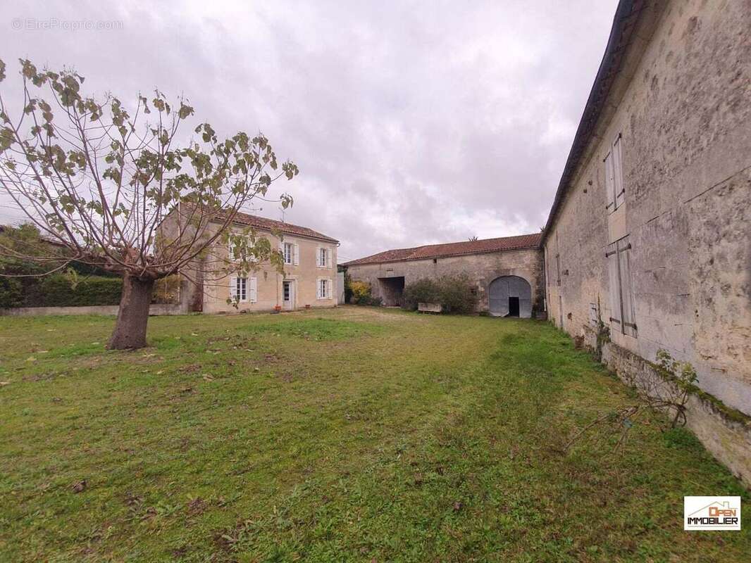Maison à SAINT-SATURNIN