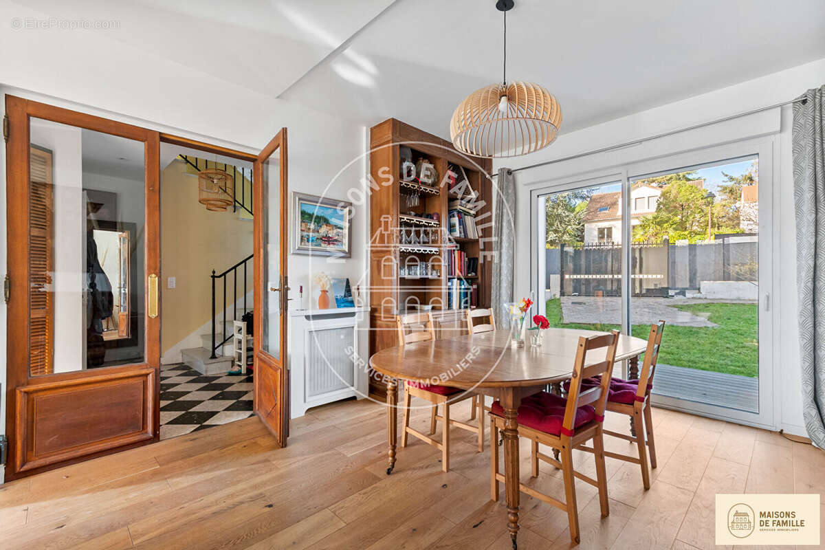 Maison à LA CELLE-SAINT-CLOUD