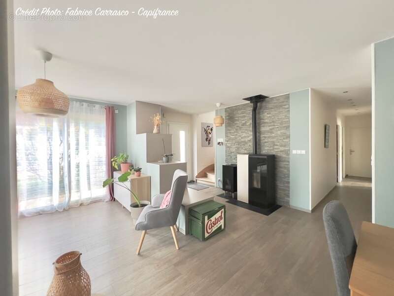 Maison à MARINGUES