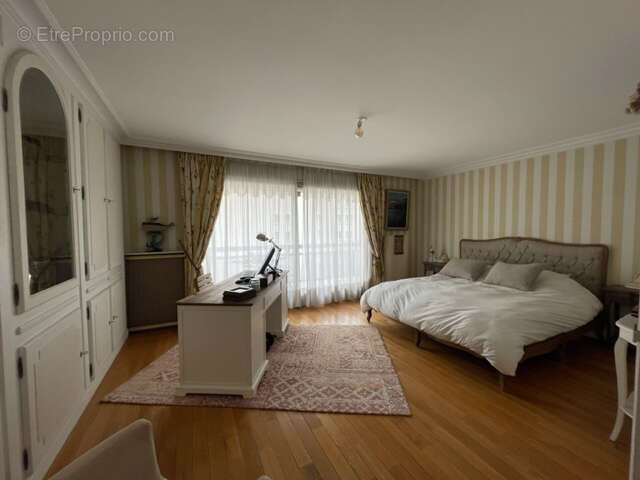 Residence avec services - studio a vendre - en excellent etat - photo 2