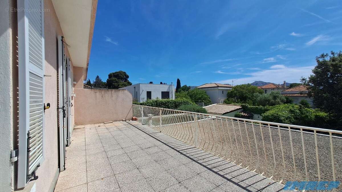 Appartement à MARSEILLE-8E