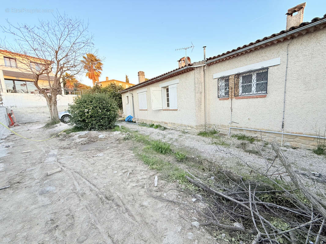 Maison à LE CASTELLET
