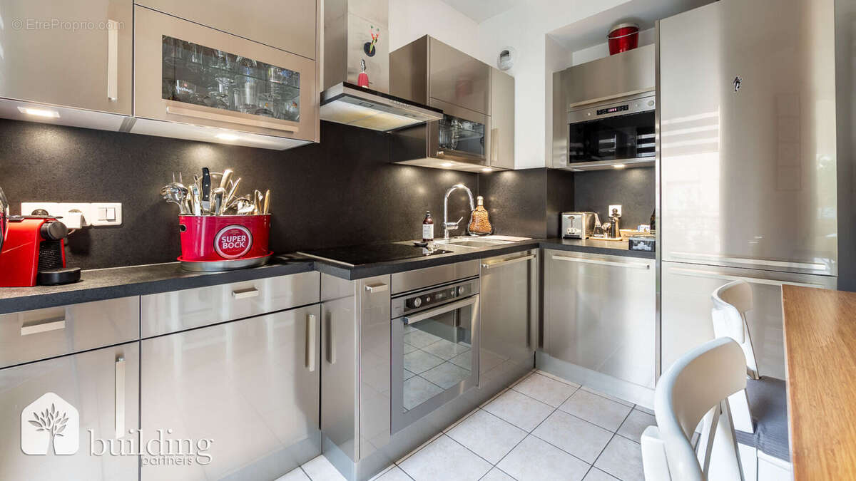 Appartement à NEUILLY-SUR-SEINE