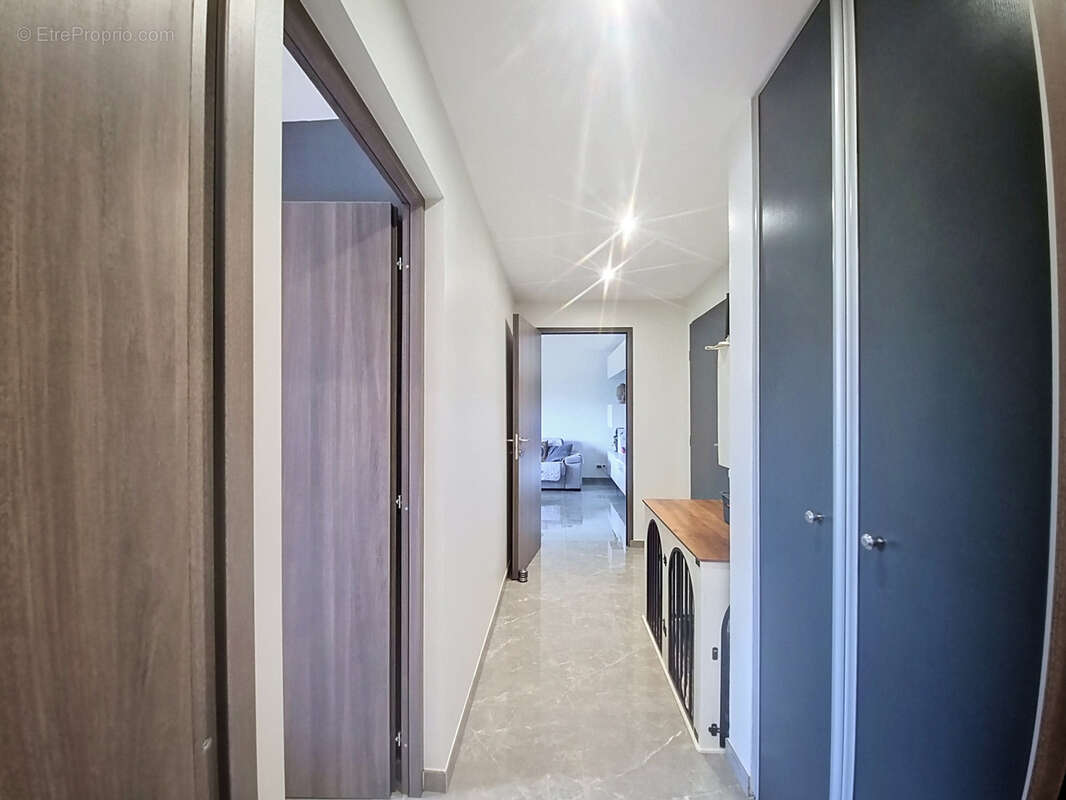Montmélian - Exclusivité - Appartement T2 rénové avec gout - photo 7