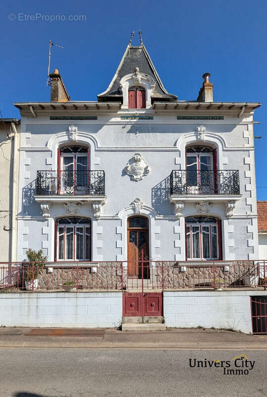 Maison à INDRE
