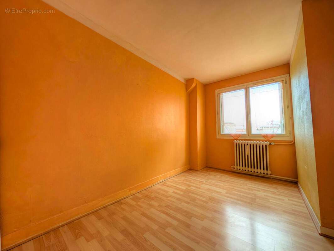 Appartement à LA GARENNE-COLOMBES