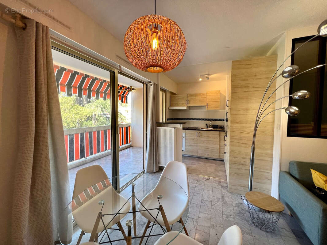 Appartement à VALLAURIS