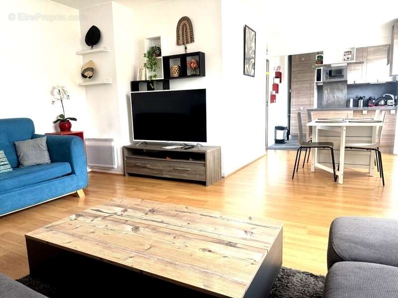 Appartement à vendre 3 pièces LA PLAINE SAINT DENIS (93) - photo 2