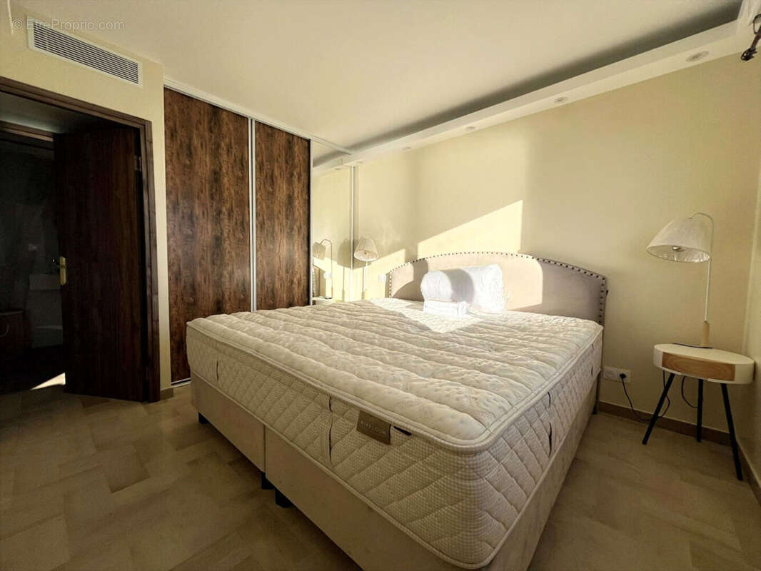 Appartement à VILLENEUVE-LOUBET