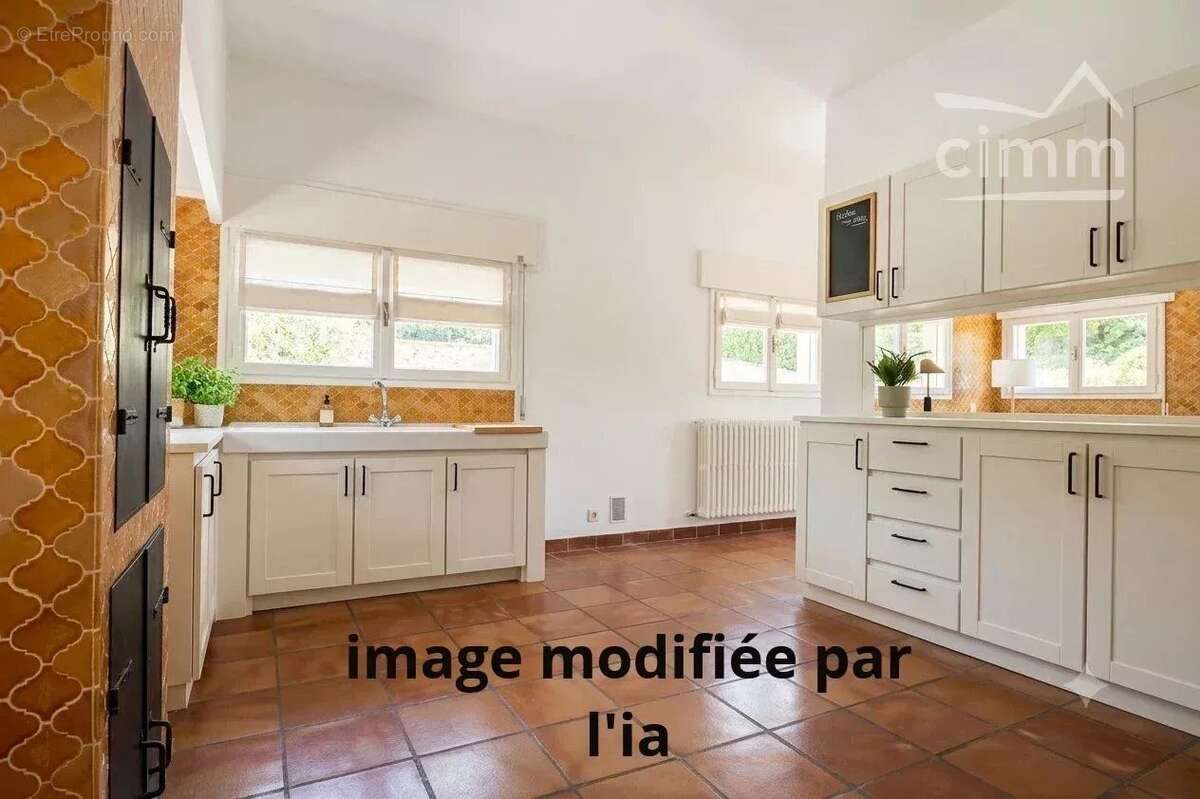 Maison d'architecte de plain-pied – Vue montagnes & fort potentiel d’aménagement - photo 4