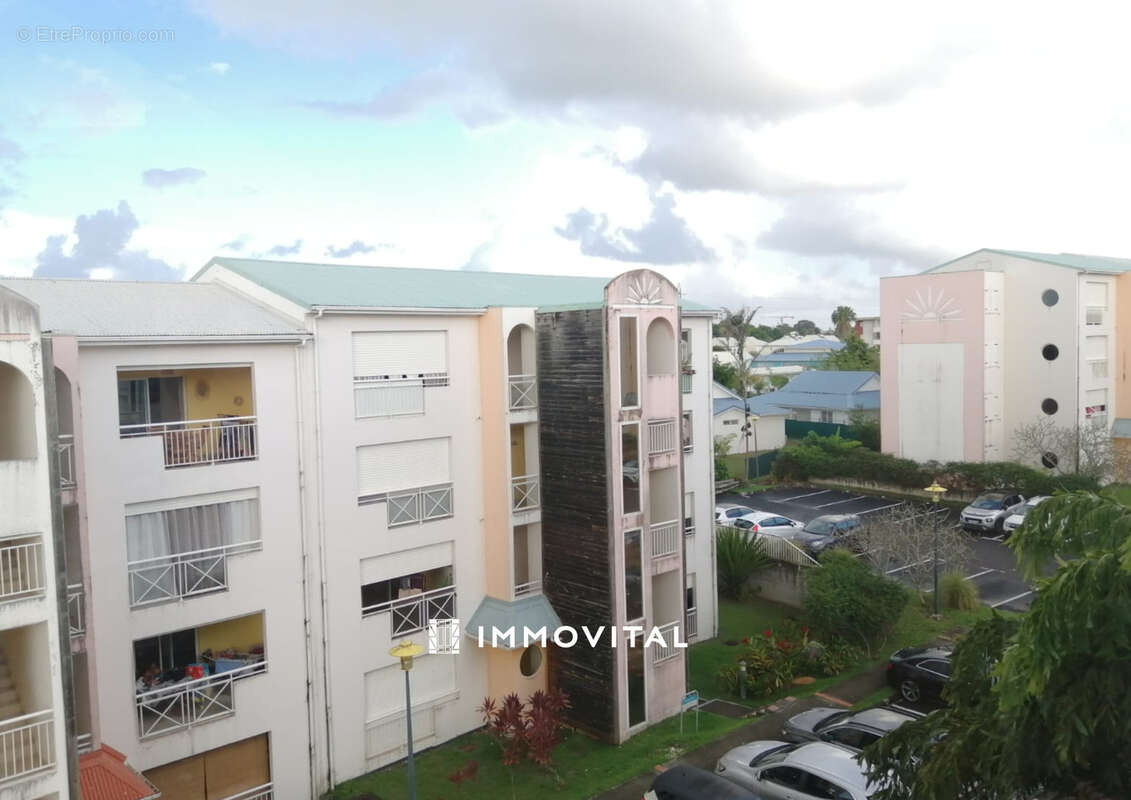 Appartement à BAIE-MAHAULT