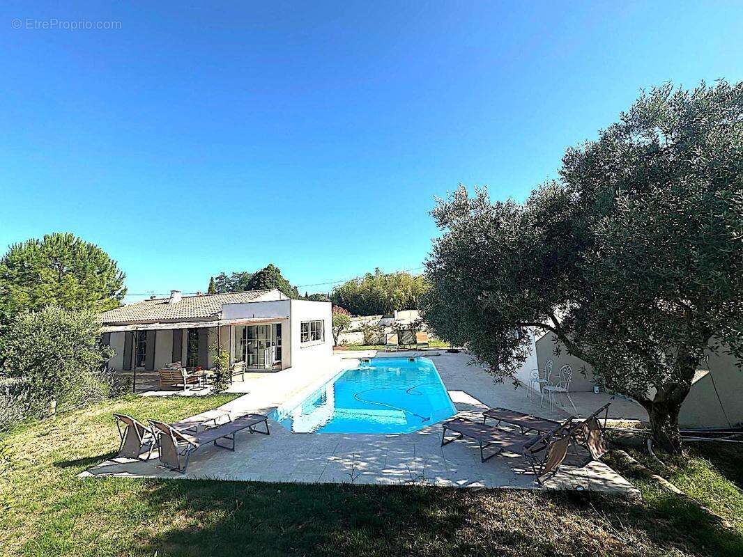 Maison à POURRIERES