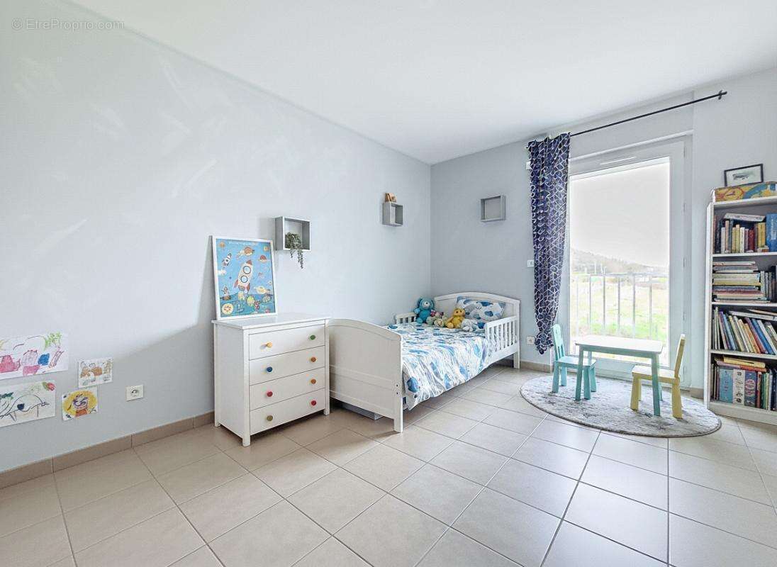 Appartement à LUZINAY