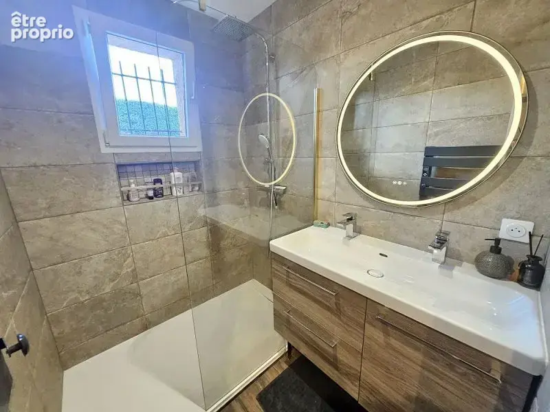 Maison 126 m² à Montrond-Les-Bains  - photo 9