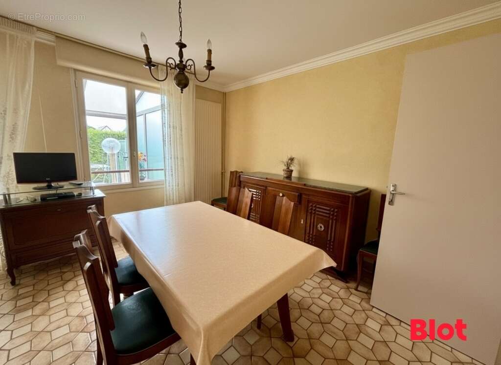 Maison à CHARTRES-DE-BRETAGNE