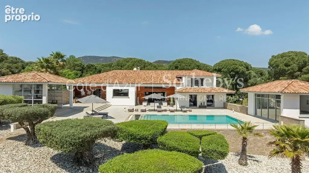 Villa de prestige proche de Saint-Tropez avec sept chambres et vue sur la campagne provençale - photo 2