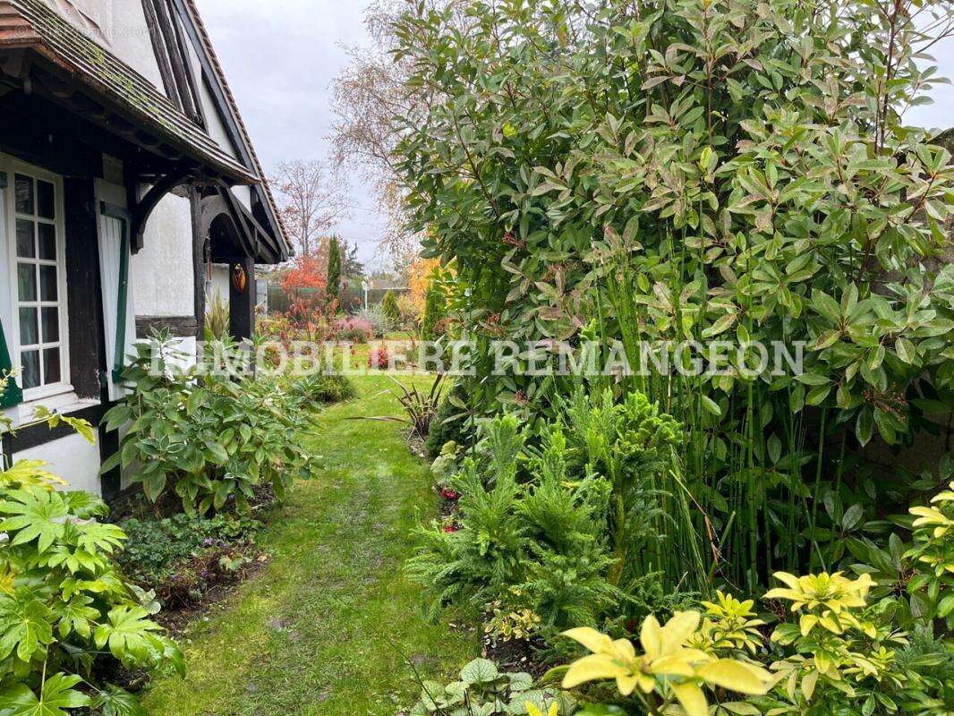 Maison à PIERREFITTE-SUR-SAULDRE