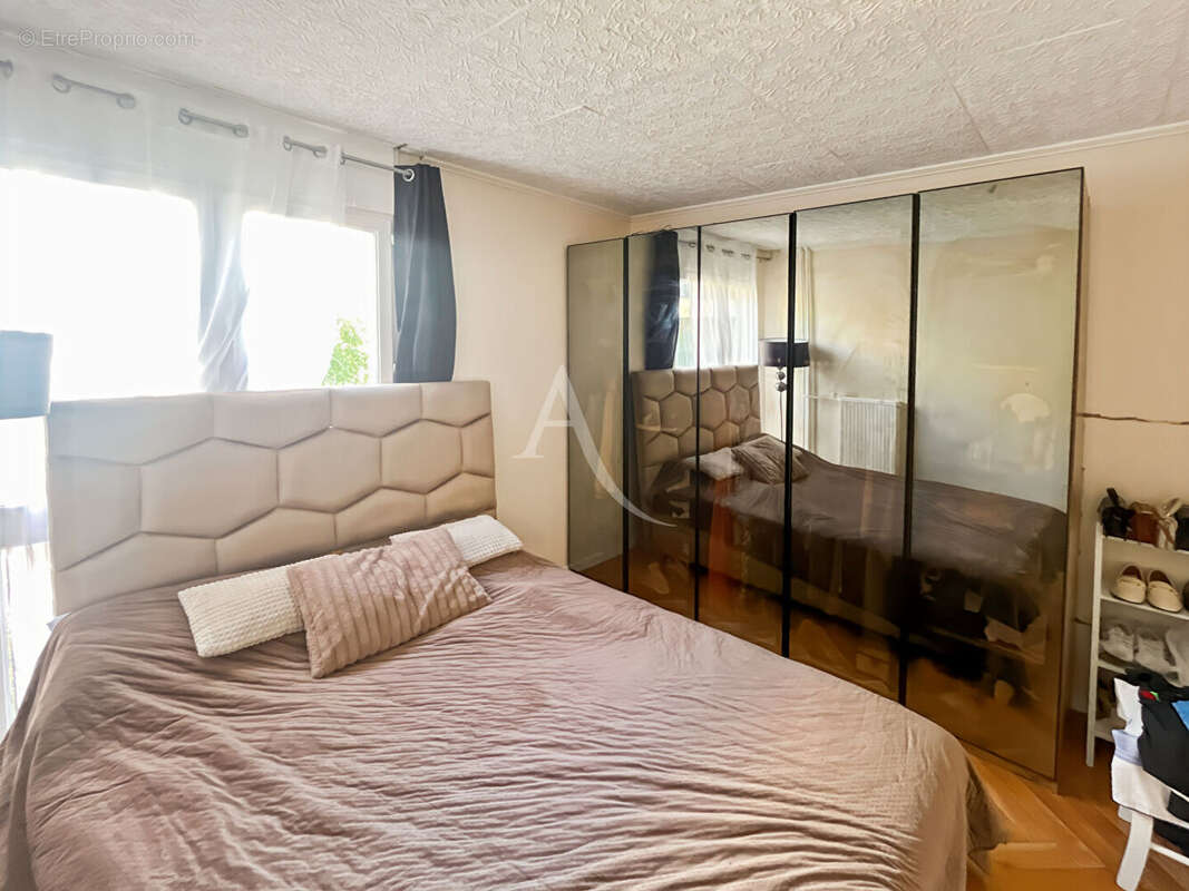 Appartement à LES MUREAUX