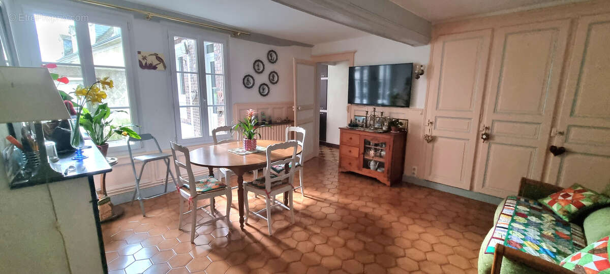 Appartement à BROU