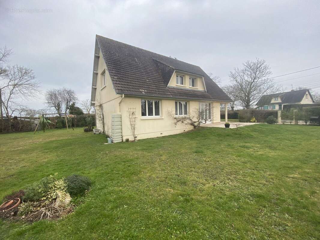 Maison à SAINT-PIERRE-SUR-DIVES