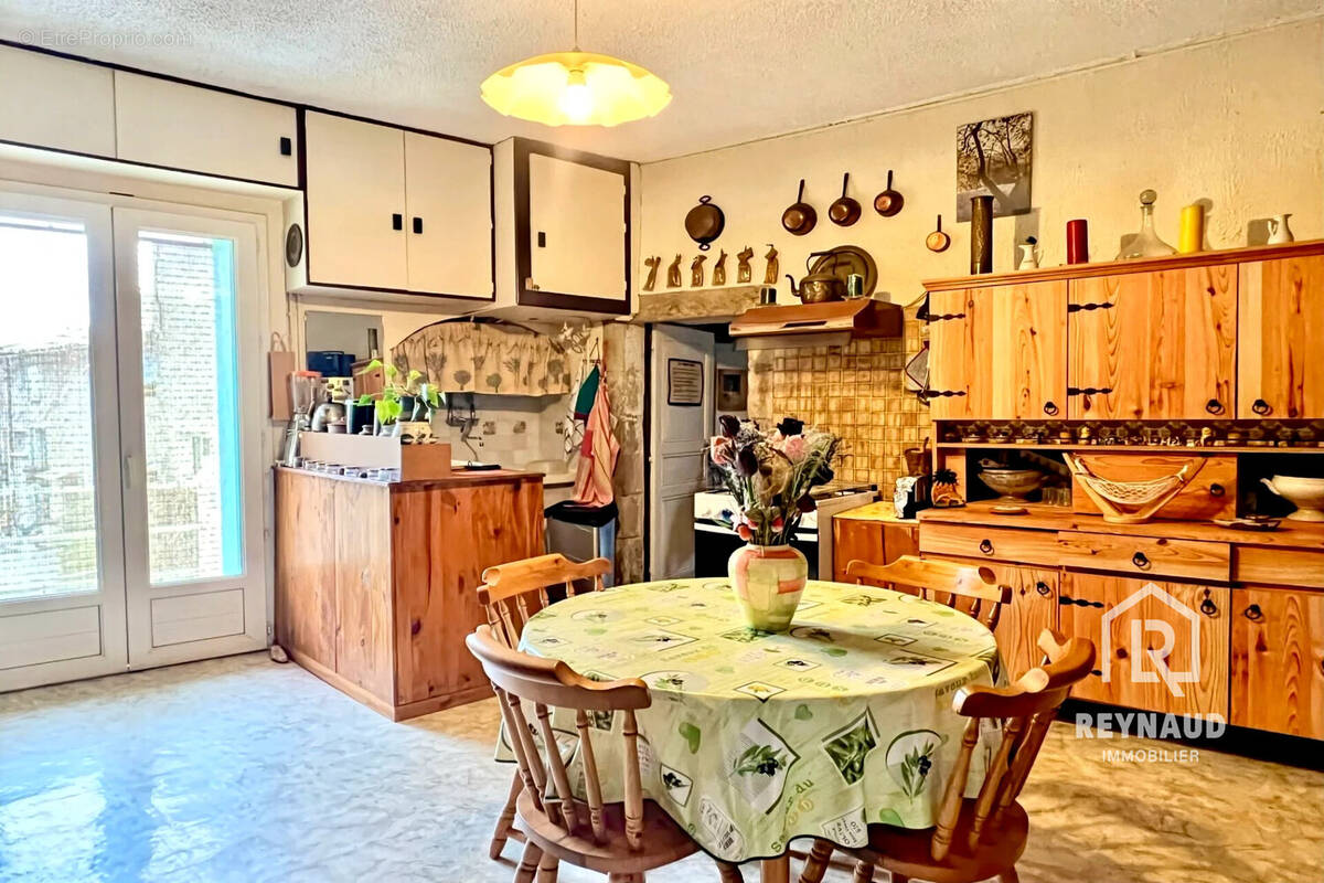 Maison à SAINT-PRIVAT