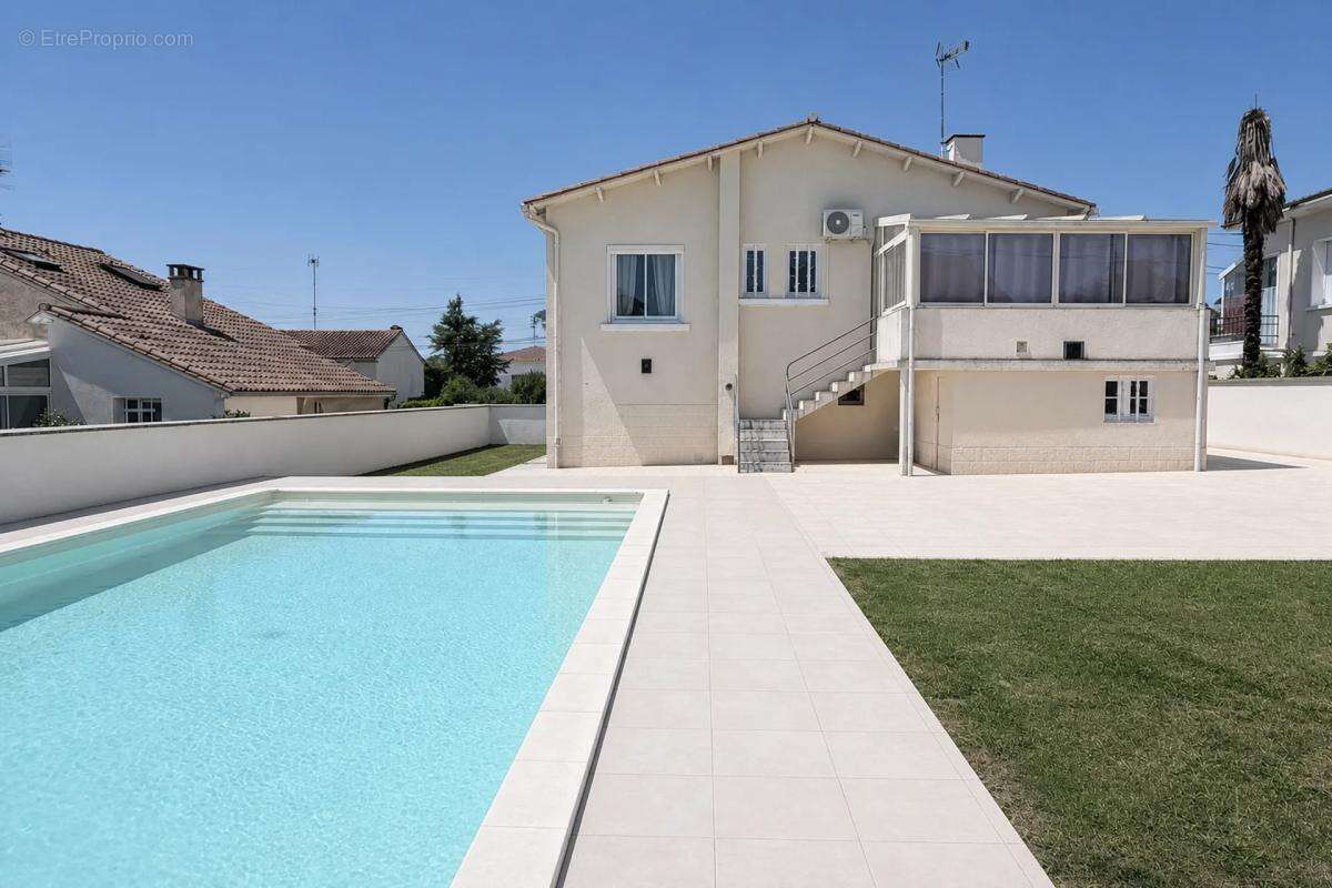 Maison rénovée 6 pièces à Bergerac - photo 13