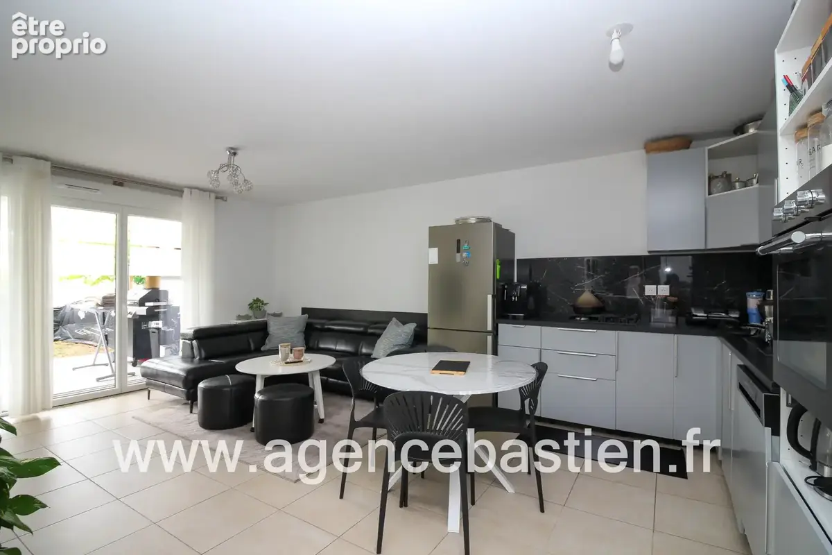 Appartement T4 avec jardin et terrasse - A vendre à Crozet - photo 3