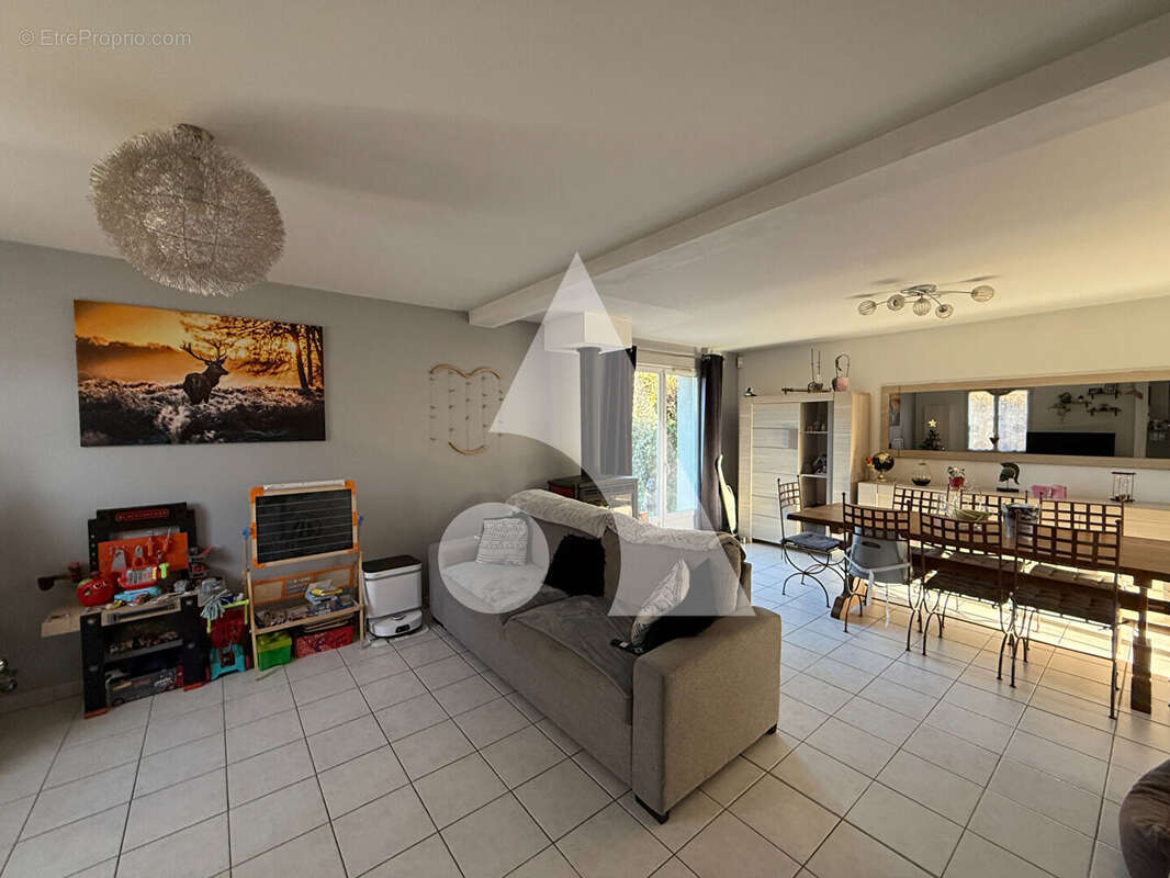 Maison à VAUX-SUR-EURE